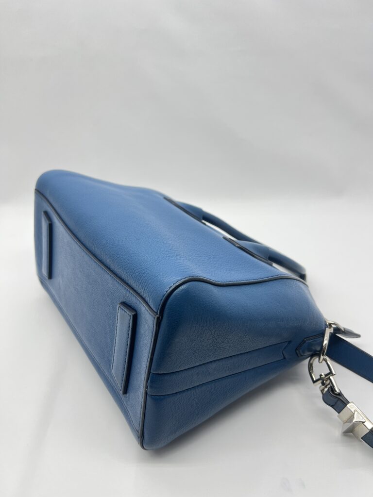 Givenchy Small Antigona Grained Blue SHW