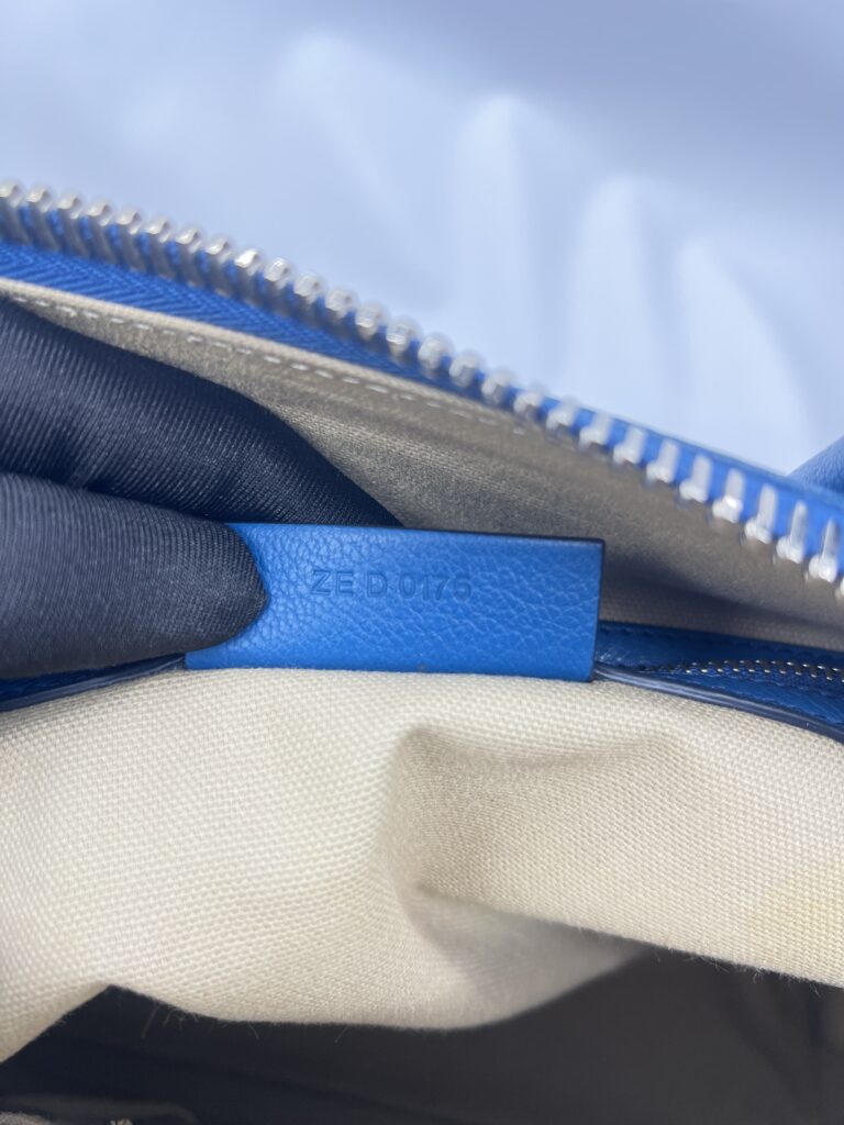 Givenchy Small Antigona Grained Blue SHW