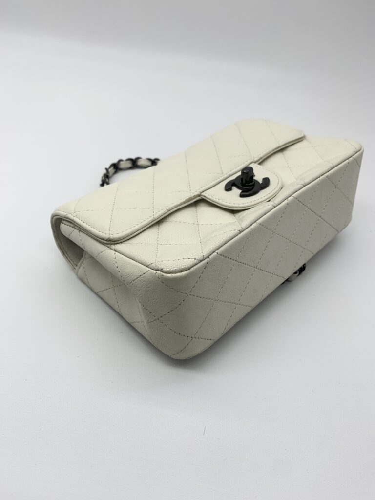 Chanel Classic Wallet On Chain Caviar White LGHW