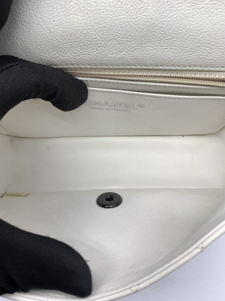 Chanel Classic Wallet On Chain Caviar White LGHW