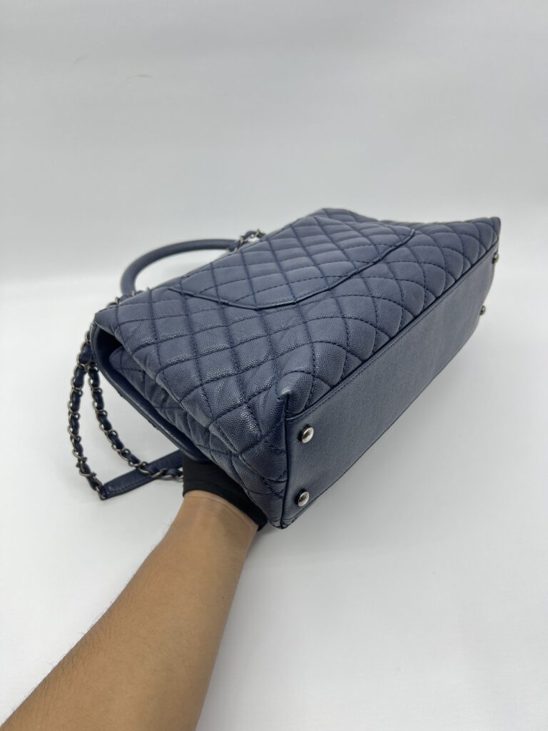 Chanel Coco Handle Large Caviar Navy RHW