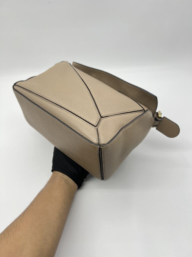 Loewe Puzzle Small Grained Sand GHW