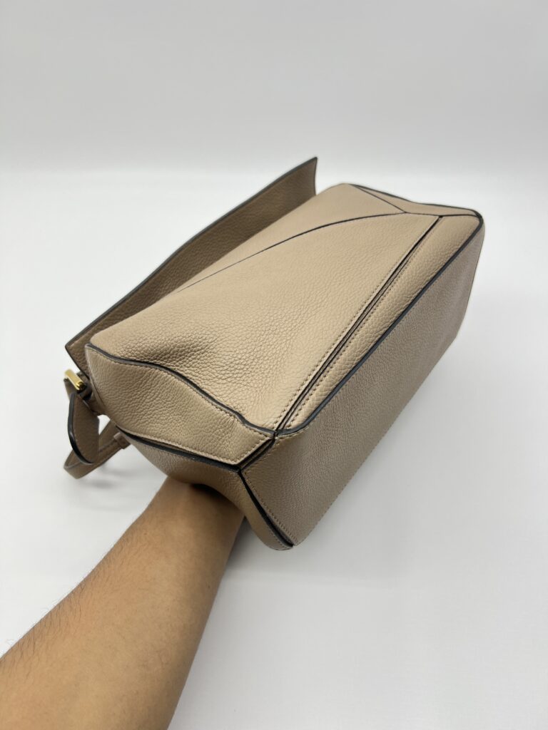 Loewe Puzzle Small Grained Sand GHW