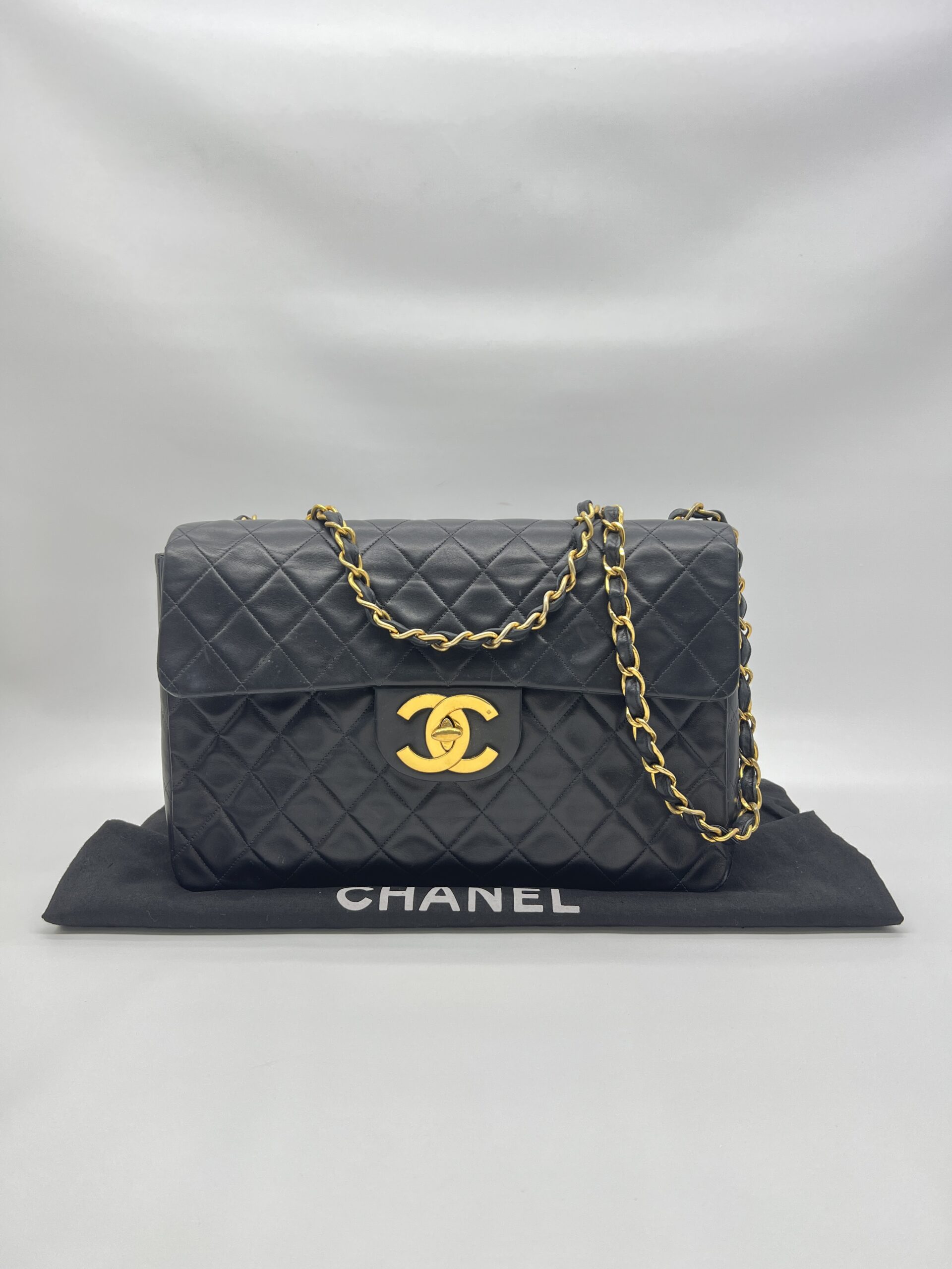 Chanel Classic Maxi Single Flap Lambskin Black GHW