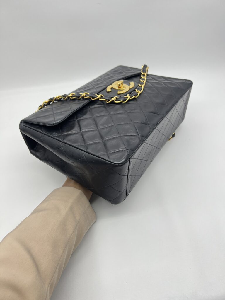Chanel Classic Maxi Single Flap Lambskin Black GHW