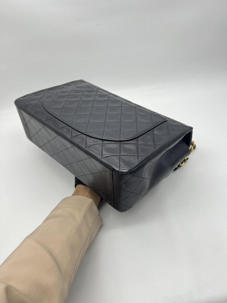 Chanel Classic Maxi Single Flap Lambskin Black GHW