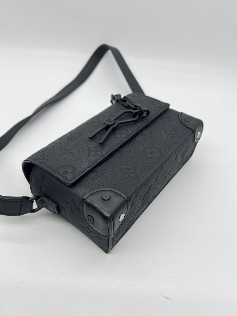 Louis Vuitton Steamer Wearable Wallet Monogram Taurillon Black