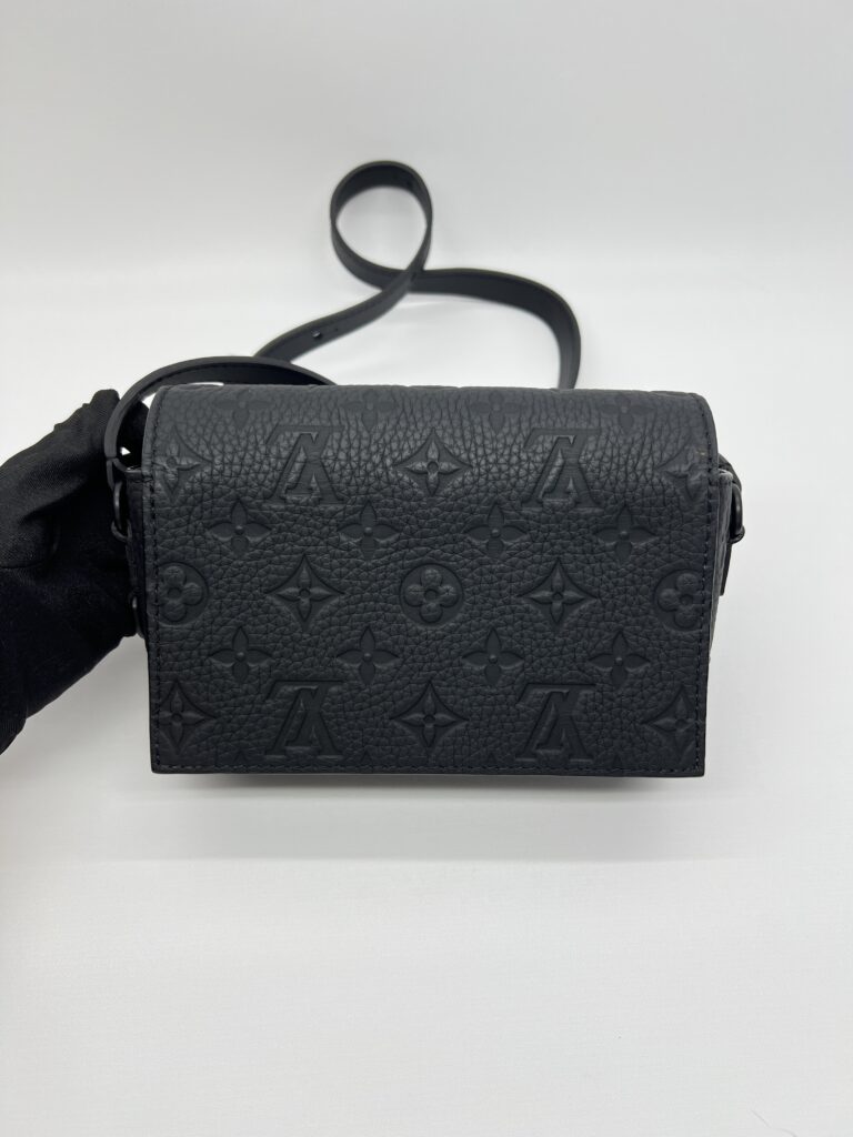 Louis Vuitton Steamer Wearable Wallet Monogram Taurillon Black