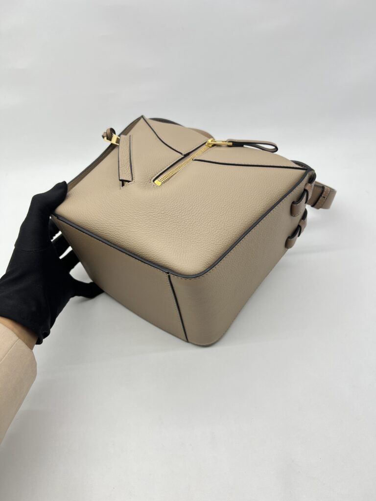 Loewe Hammock Compact Grained Sand GHW