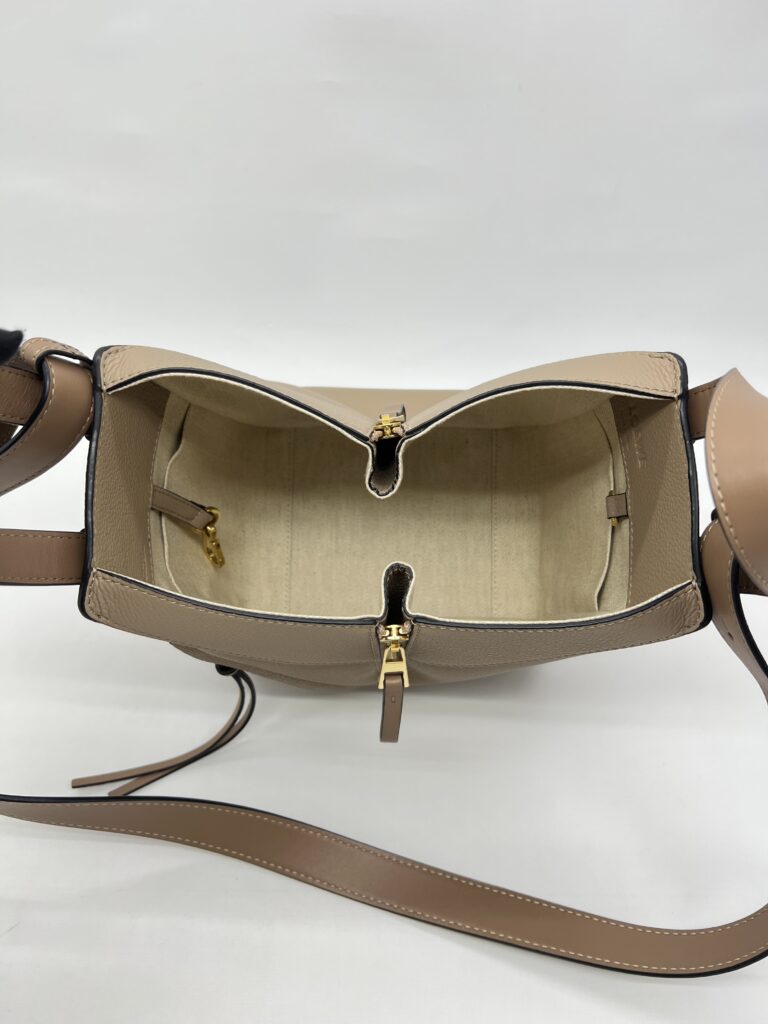 Loewe Hammock Compact Grained Sand GHW
