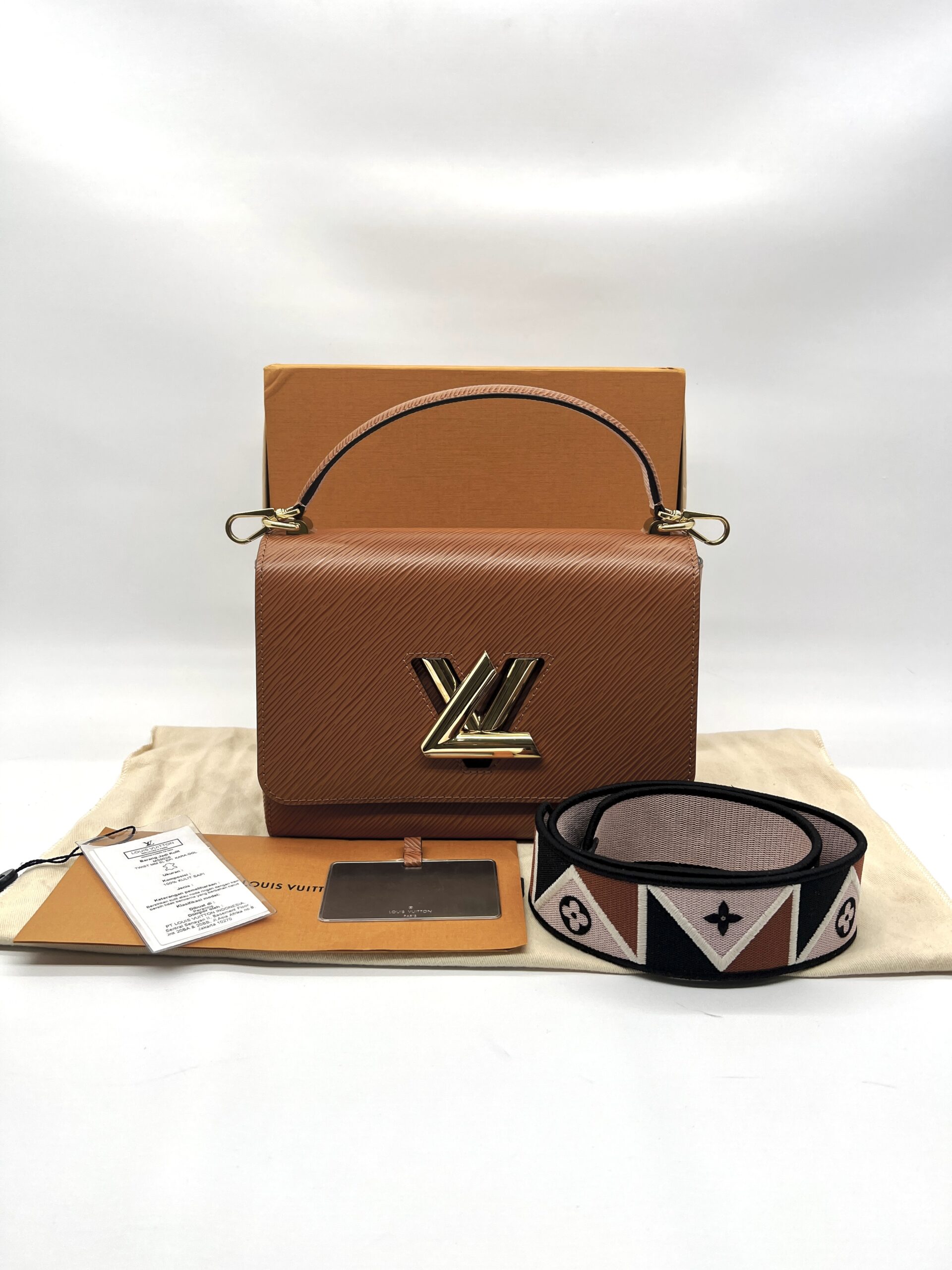 Louis Vuitton Twist MM Epi Caramel Gold GHW