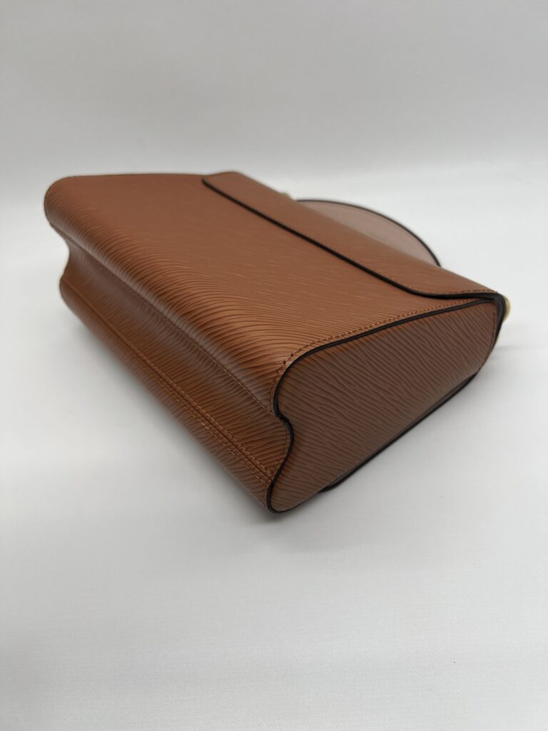 Louis Vuitton Twist MM Epi Caramel Gold GHW