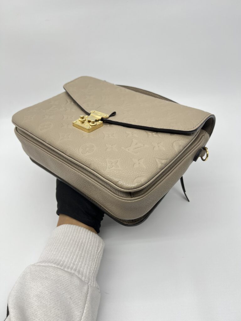Louis Vuitton Metis MM Monogram Empriente Tourterelle