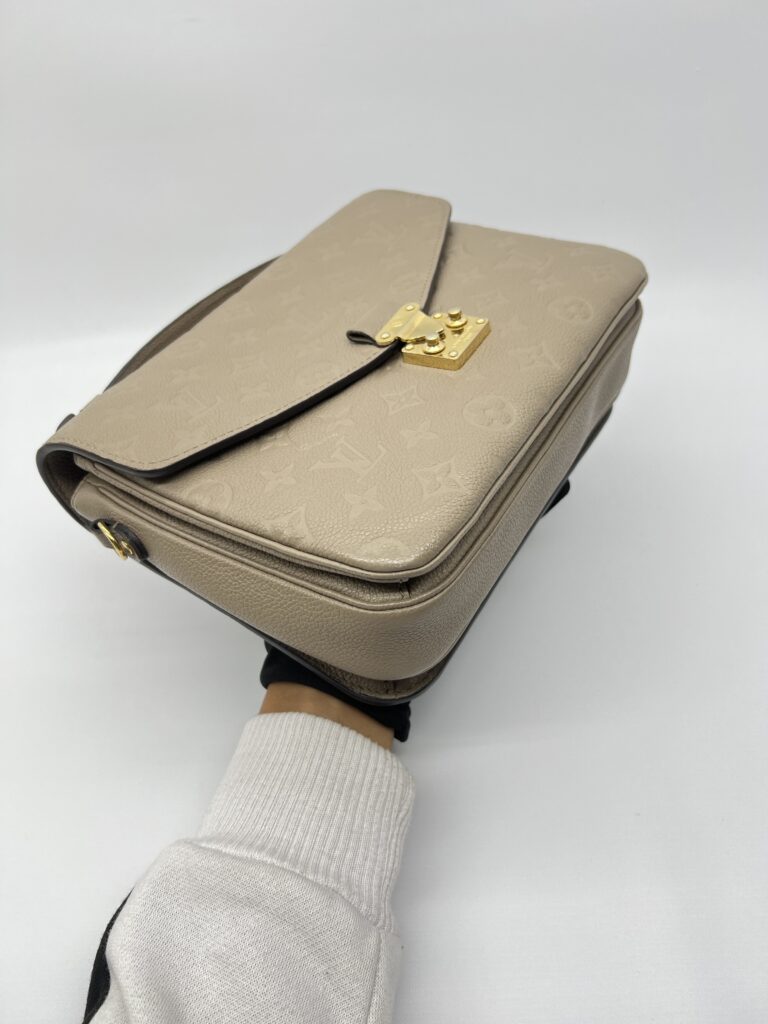 Louis Vuitton Metis MM Monogram Empriente Tourterelle