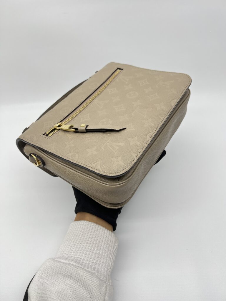 Louis Vuitton Metis MM Monogram Empriente Tourterelle