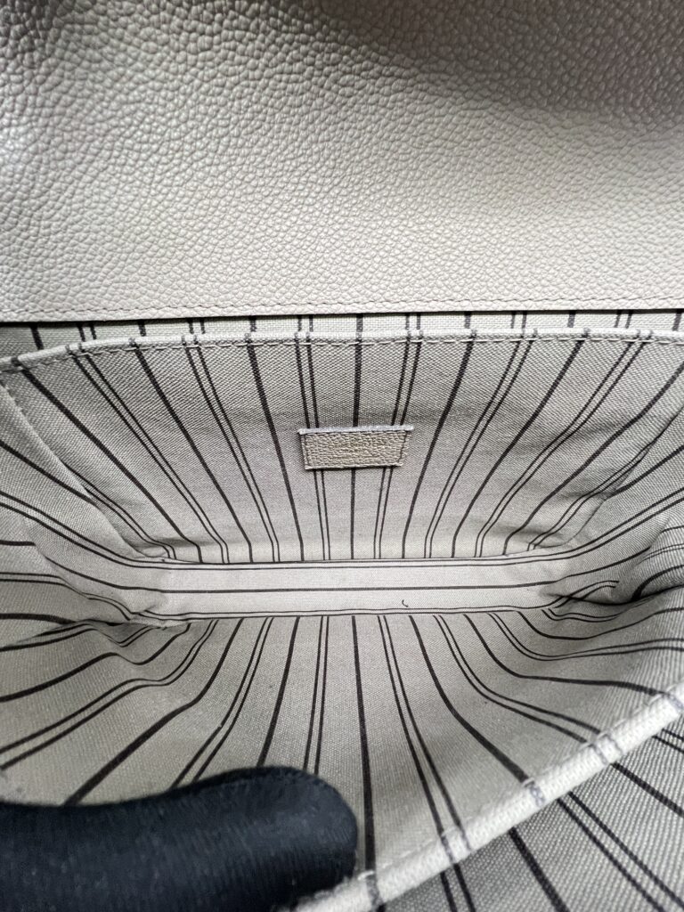 Louis Vuitton Metis MM Monogram Empriente Tourterelle