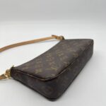 Louis Vuitton Pochette Accessoires Monogram GHW