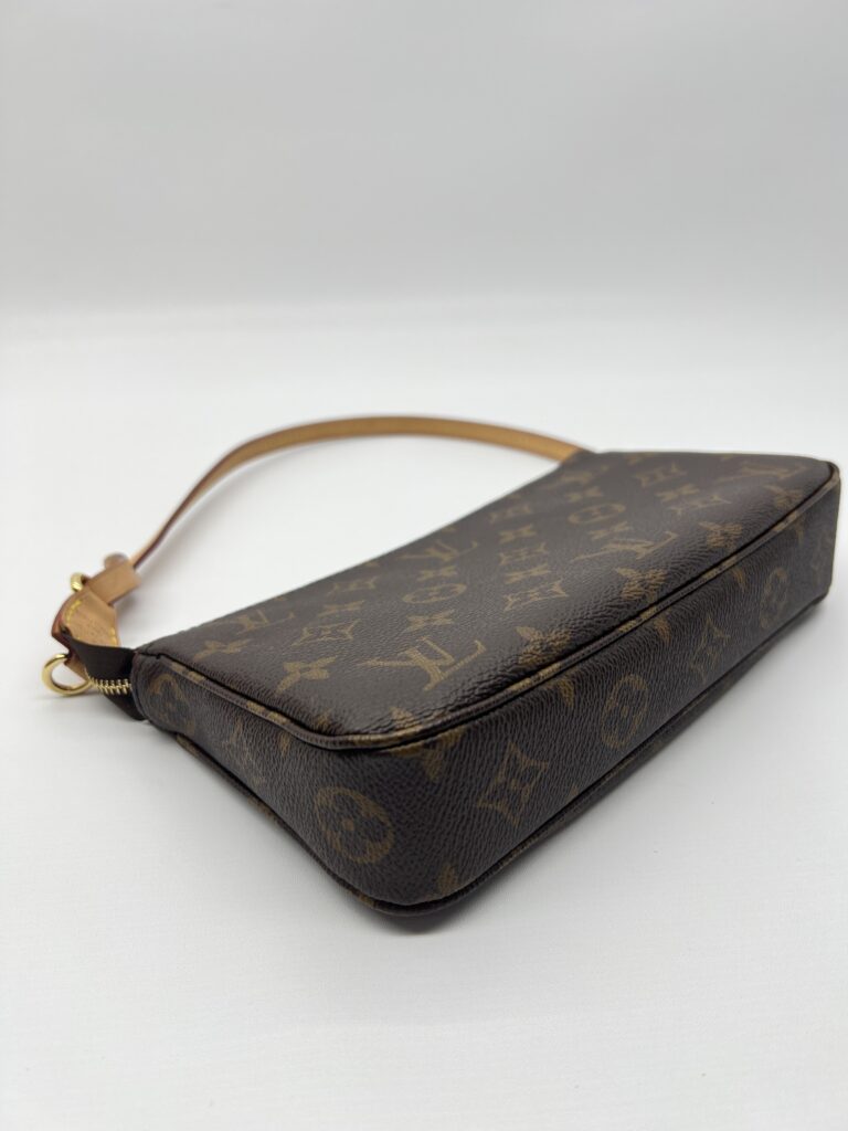 Louis Vuitton Pochette Accessoires Monogram GHW