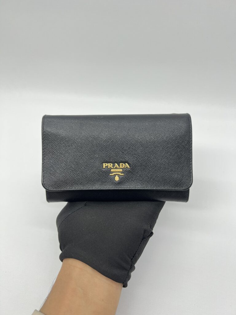 Prada Portafoglio Pattina Saffiano Nero GHW