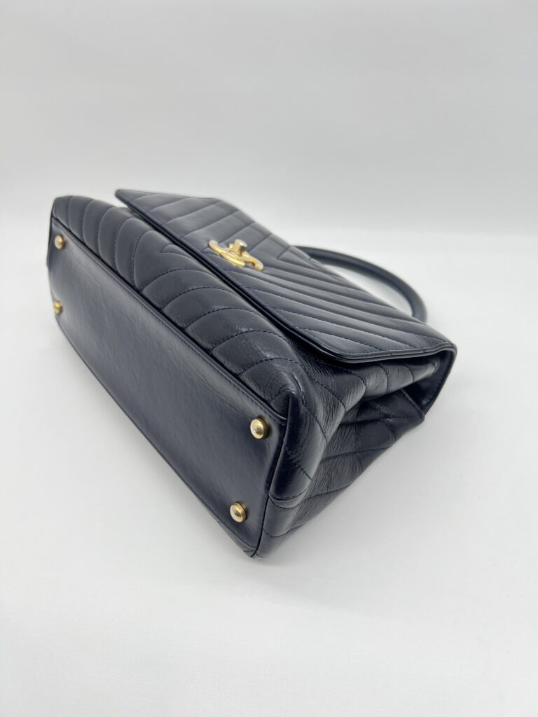 Chanel Coco Handle Medium Chevron Navy GHW