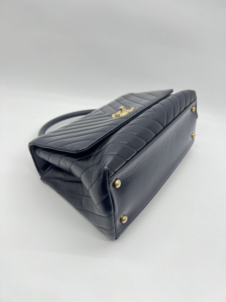 Chanel Coco Handle Medium Chevron Navy GHW