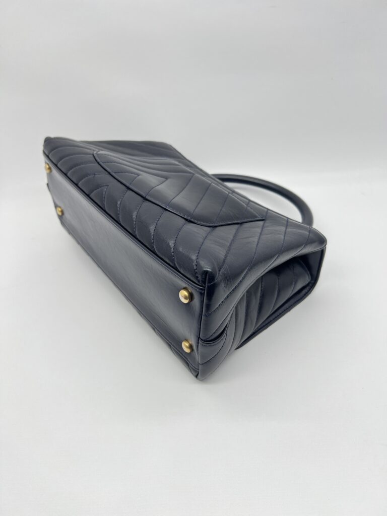 Chanel Coco Handle Medium Chevron Navy GHW