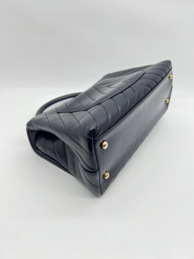 Chanel Coco Handle Medium Chevron Navy GHW