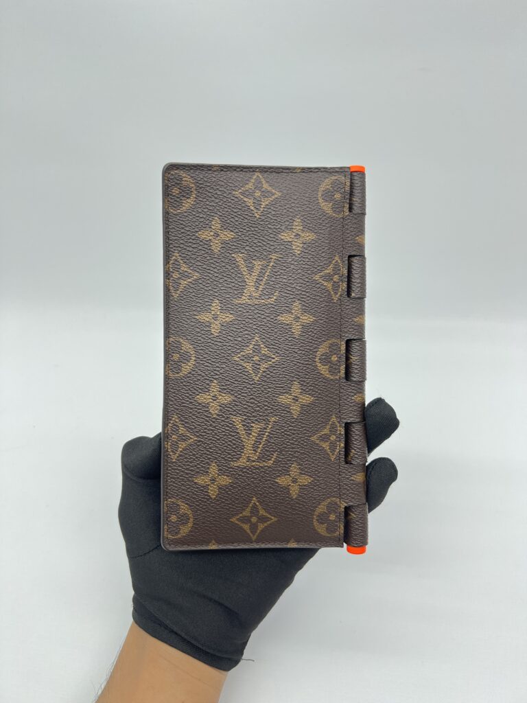 Louis Vuitton Hinge Brazza Monogram