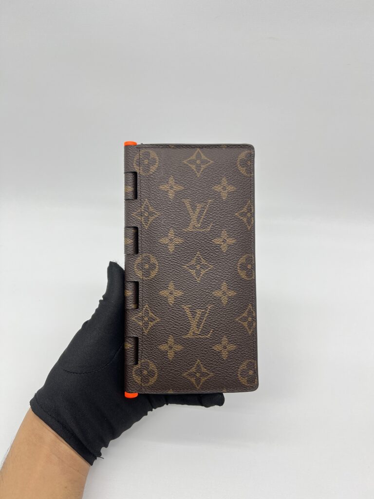 Louis Vuitton Hinge Brazza Monogram
