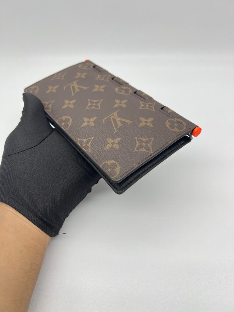 Louis Vuitton Hinge Brazza Monogram
