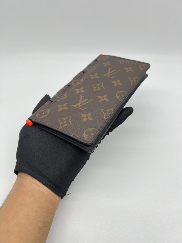 Louis Vuitton Hinge Brazza Monogram