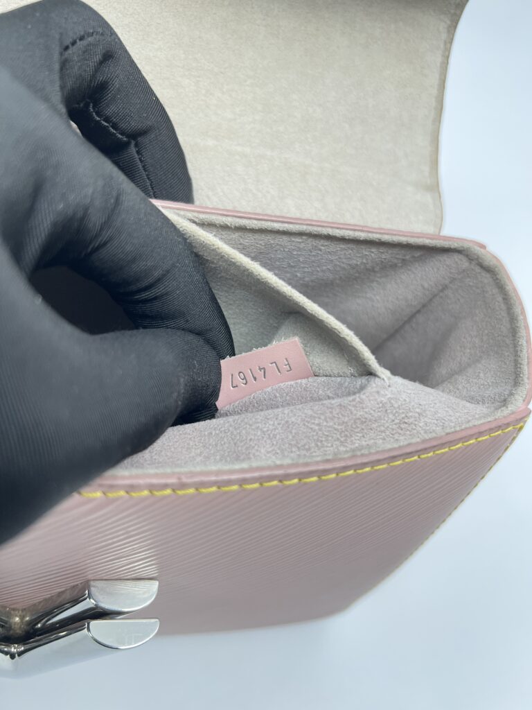 Louis Vuitton Twist MM Epi Leather Pink GHW