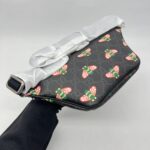 Gucci Belt Bag GG Supreme Black Bees SHW