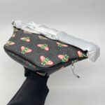 Gucci Belt Bag GG Supreme Black Bees SHW