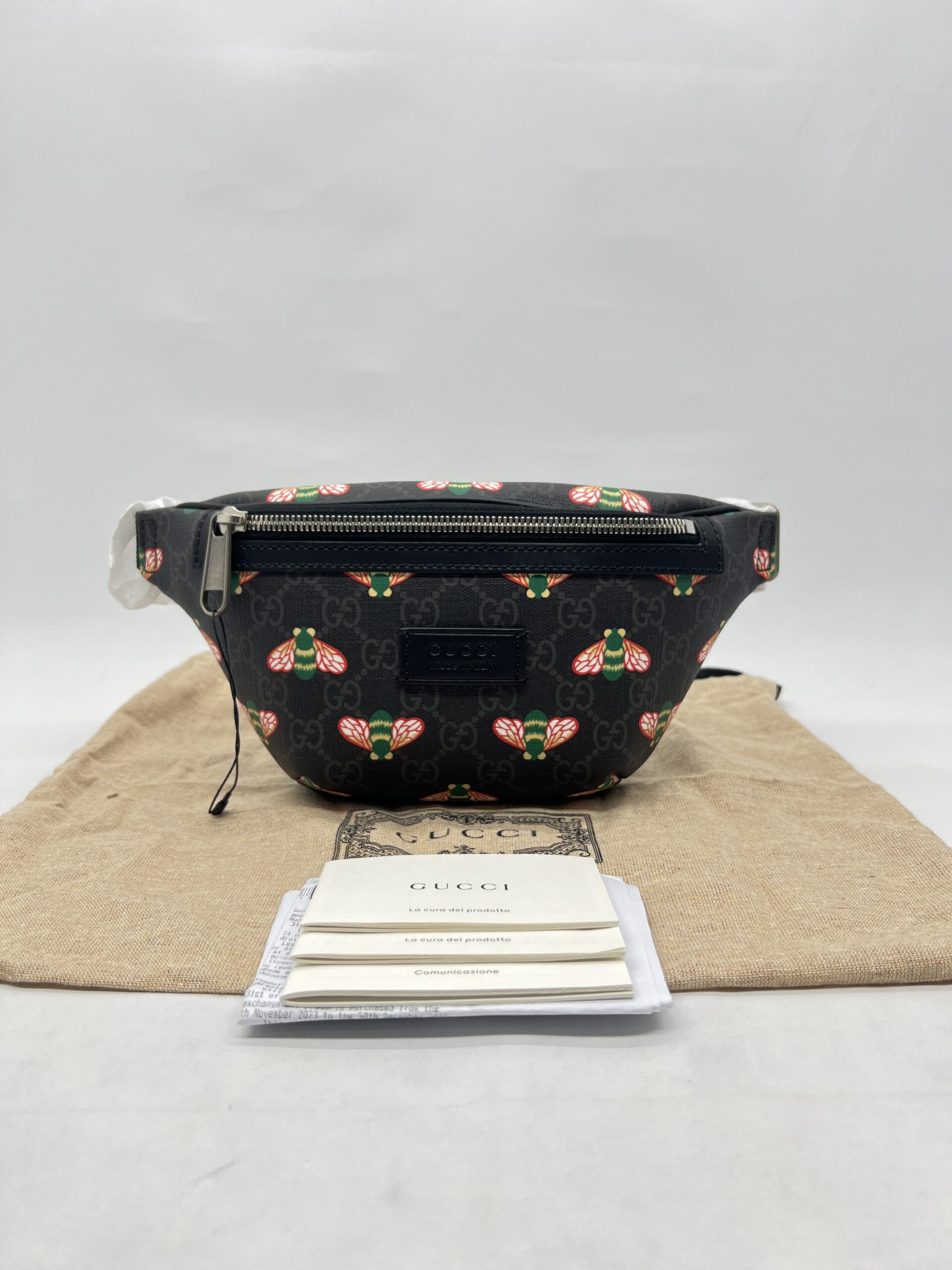 Gucci Belt Bag GG Supreme Black Bees SHW