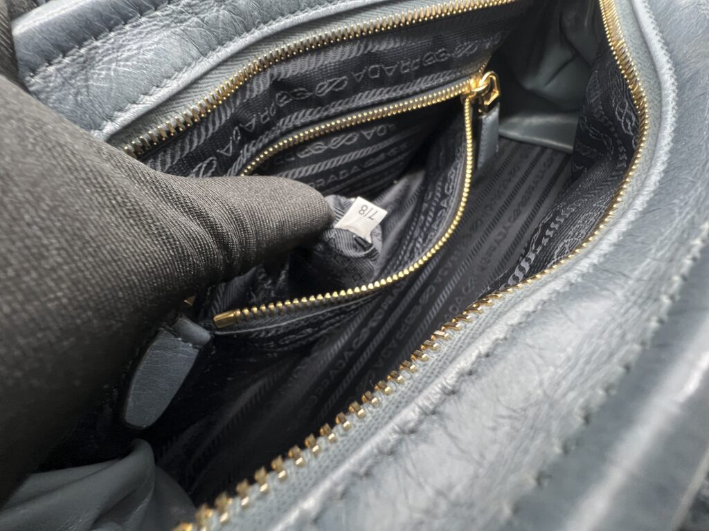 Prada Bonnie Medium In Pelle Soft Lux Avio GHW