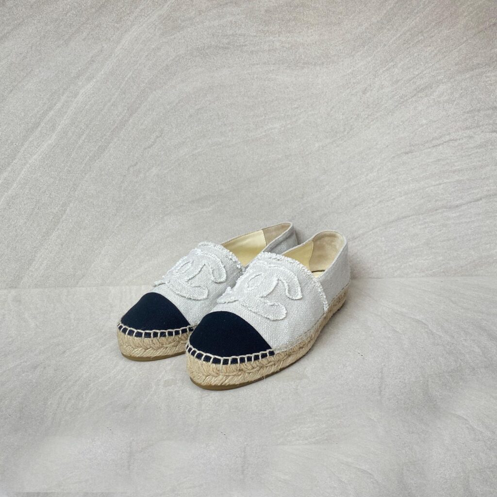 Chanel Espadrille Beige Black