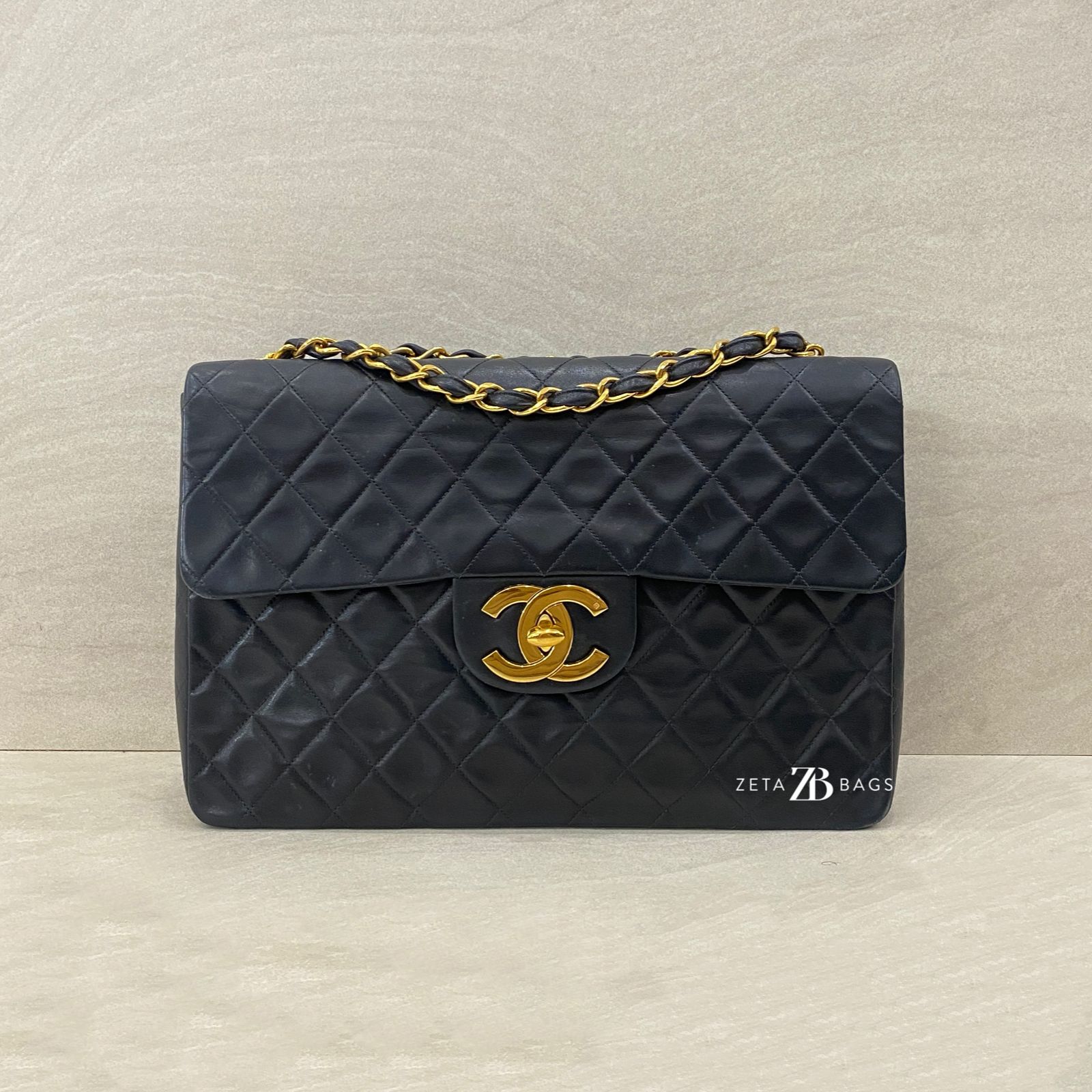 Chanel Classic Maxi Single Flap Lambskin Black GHW