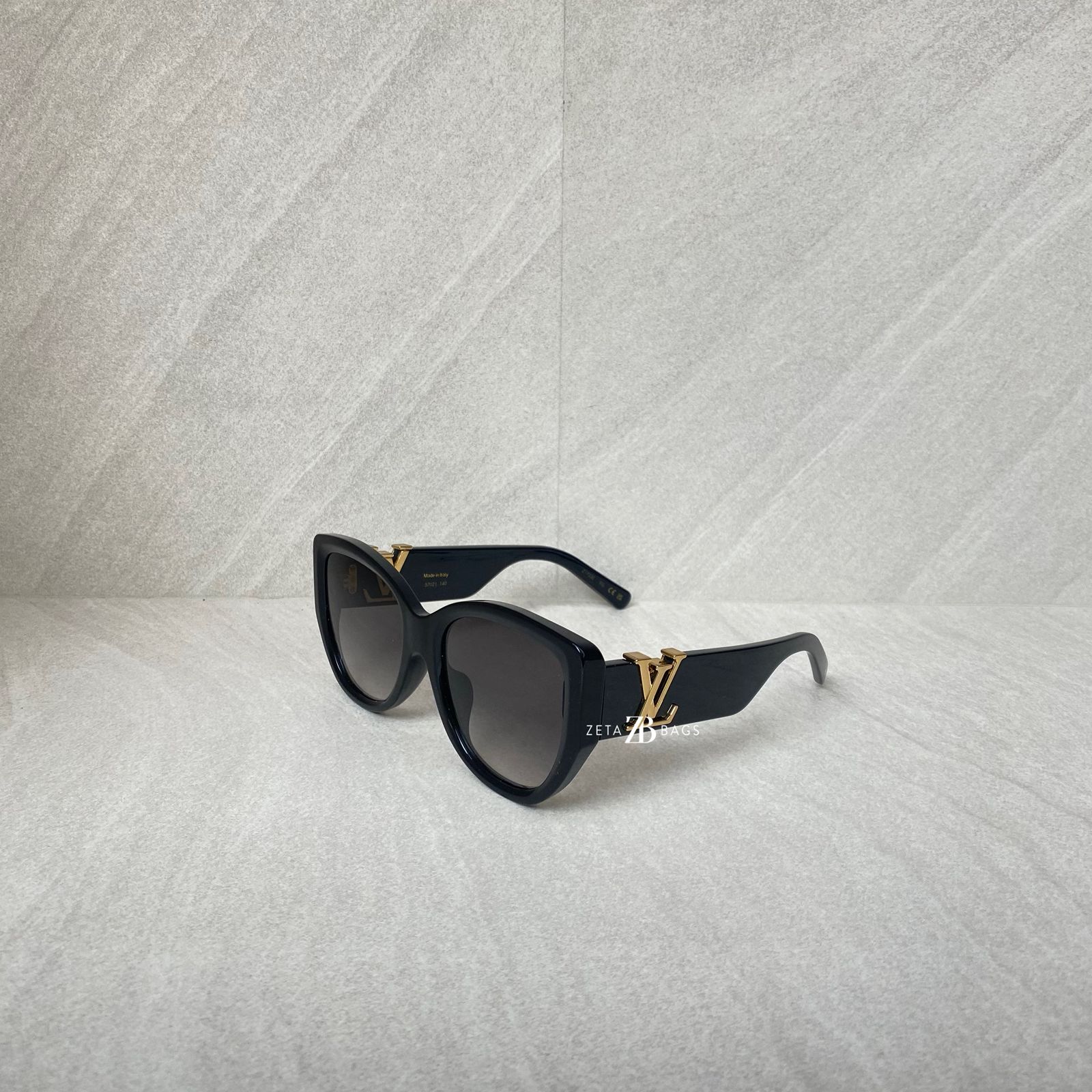Louis Vuitton Cat Eye Black GHW