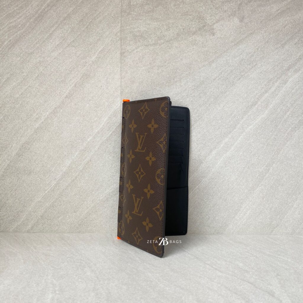 Louis Vuitton Hinge Brazza Monogram