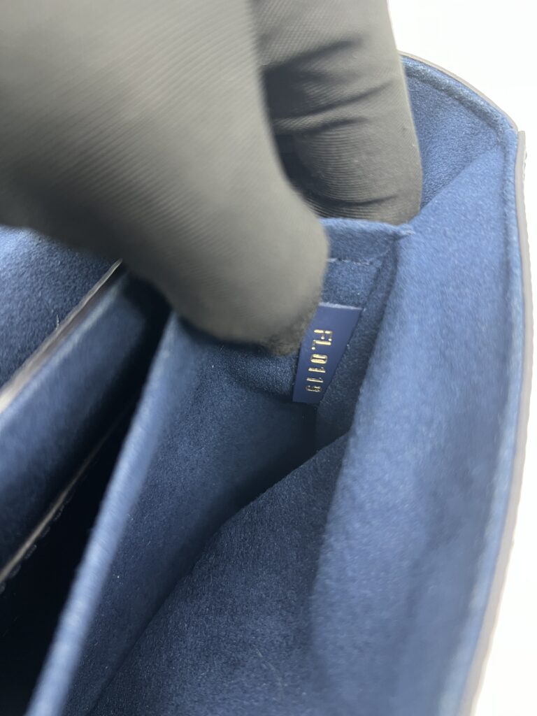 Louis Vuitton Twist MM Epi Blue Navy GHW
