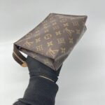 Louis Vuitton Toiletry 19 Monogram GHW