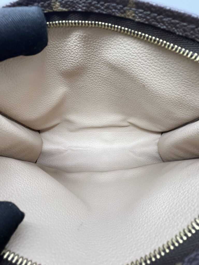 Louis Vuitton Toiletry 19 Monogram GHW