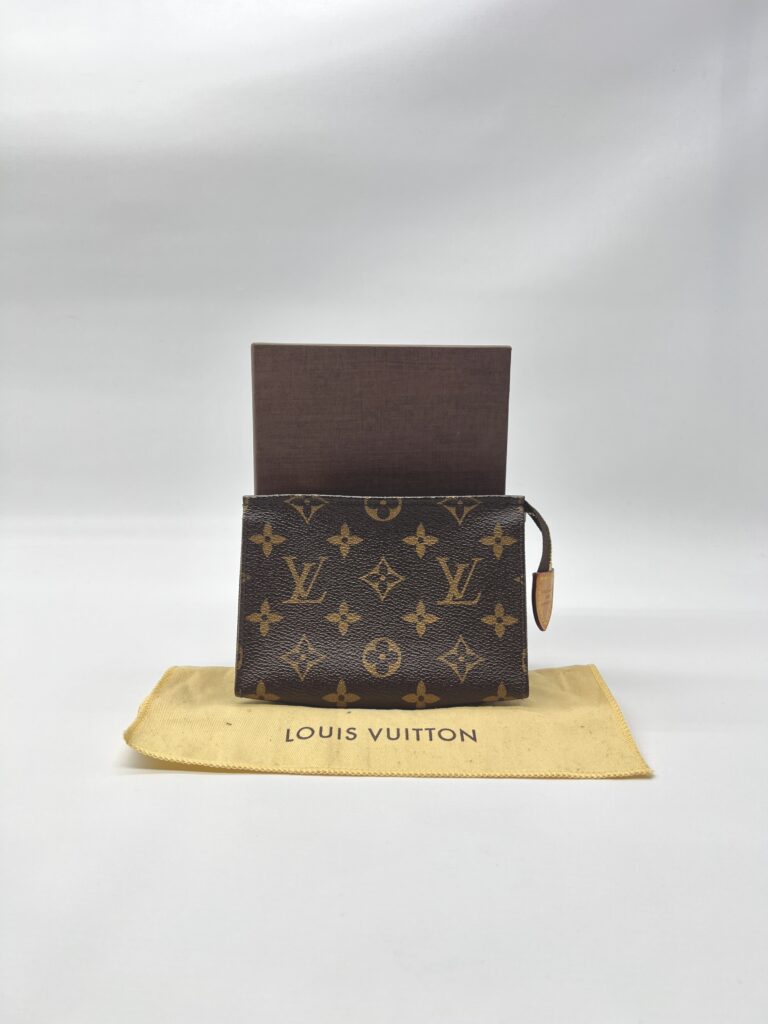 Louis Vuitton Toiletry 15 Monogram GHW