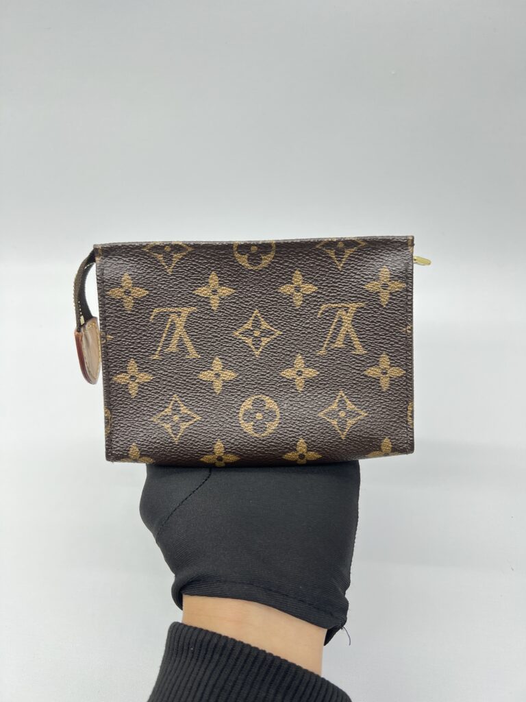 Louis Vuitton Toiletry 15 Monogram GHW