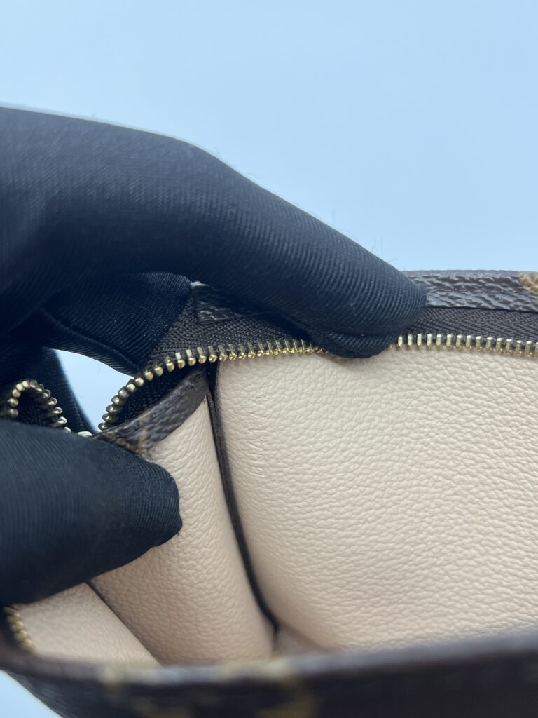 Louis Vuitton Toiletry 15 Monogram GHW
