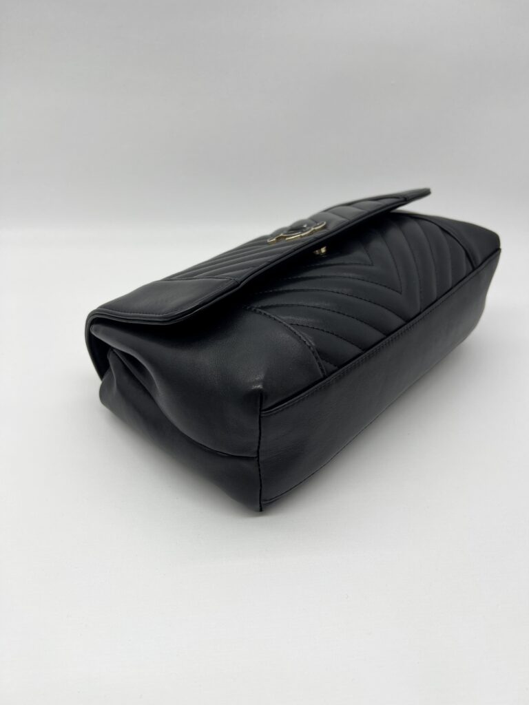 Chanel Daily Chevron Flap Black GHW