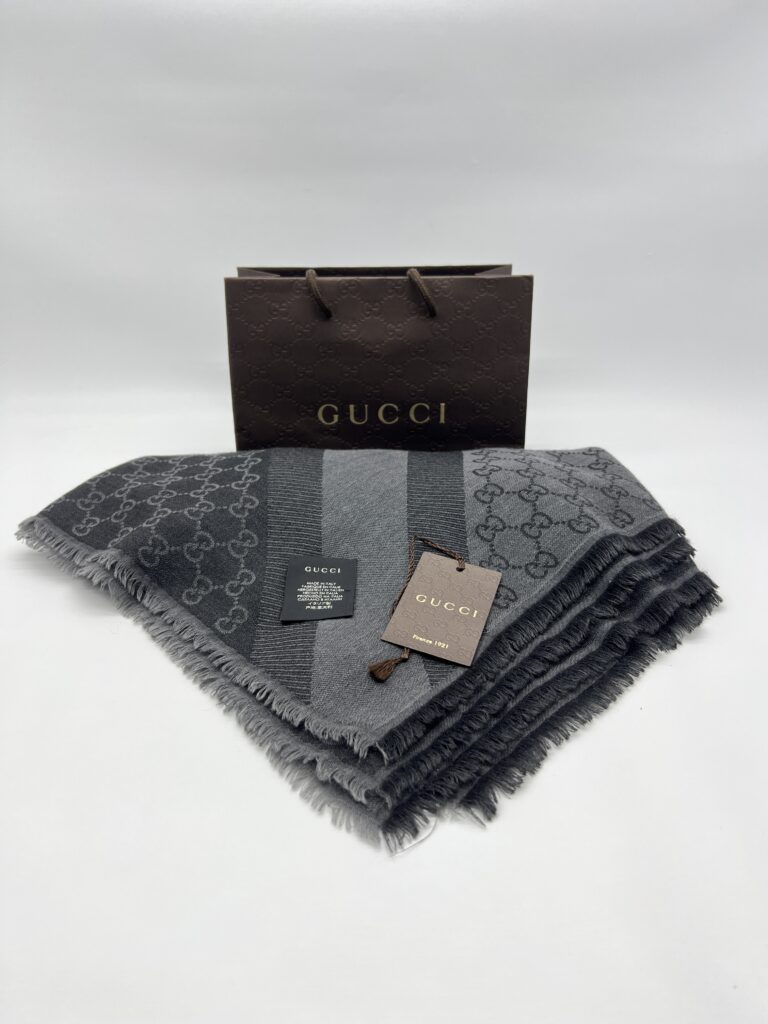 Gucci Scraves Grey