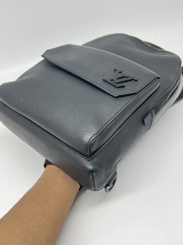 Louis Vuitton Pilot Sling Bag Aerogram Noir