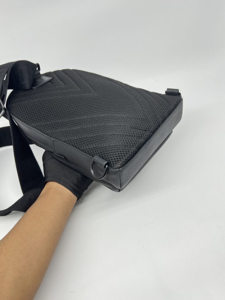 Louis Vuitton Pilot Sling Bag Aerogram Noir